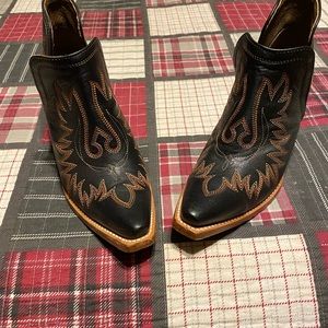 Ariat Dixon -8B